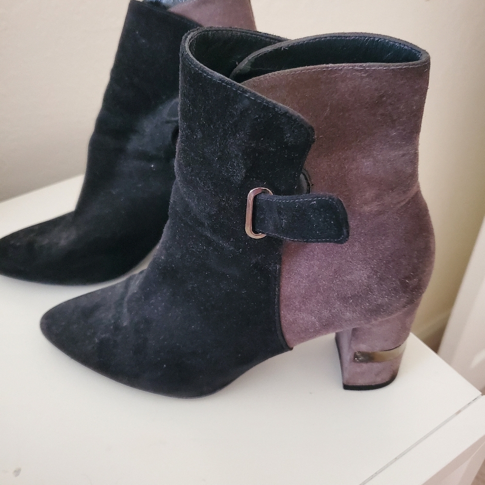 Elegant Two-Tone  Stuart Weitzman suede Ankle Boots